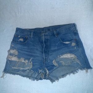 Distressed Levi’s Denim Shorts Size 33